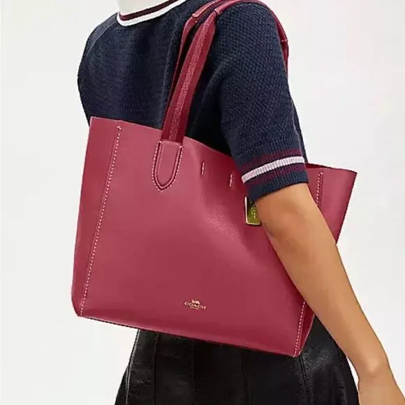 🔥🎁NWT! Coach Derby Tote Handbag Leather Gold/Rouge Msrp:$350.00 - Picture 10 of 13